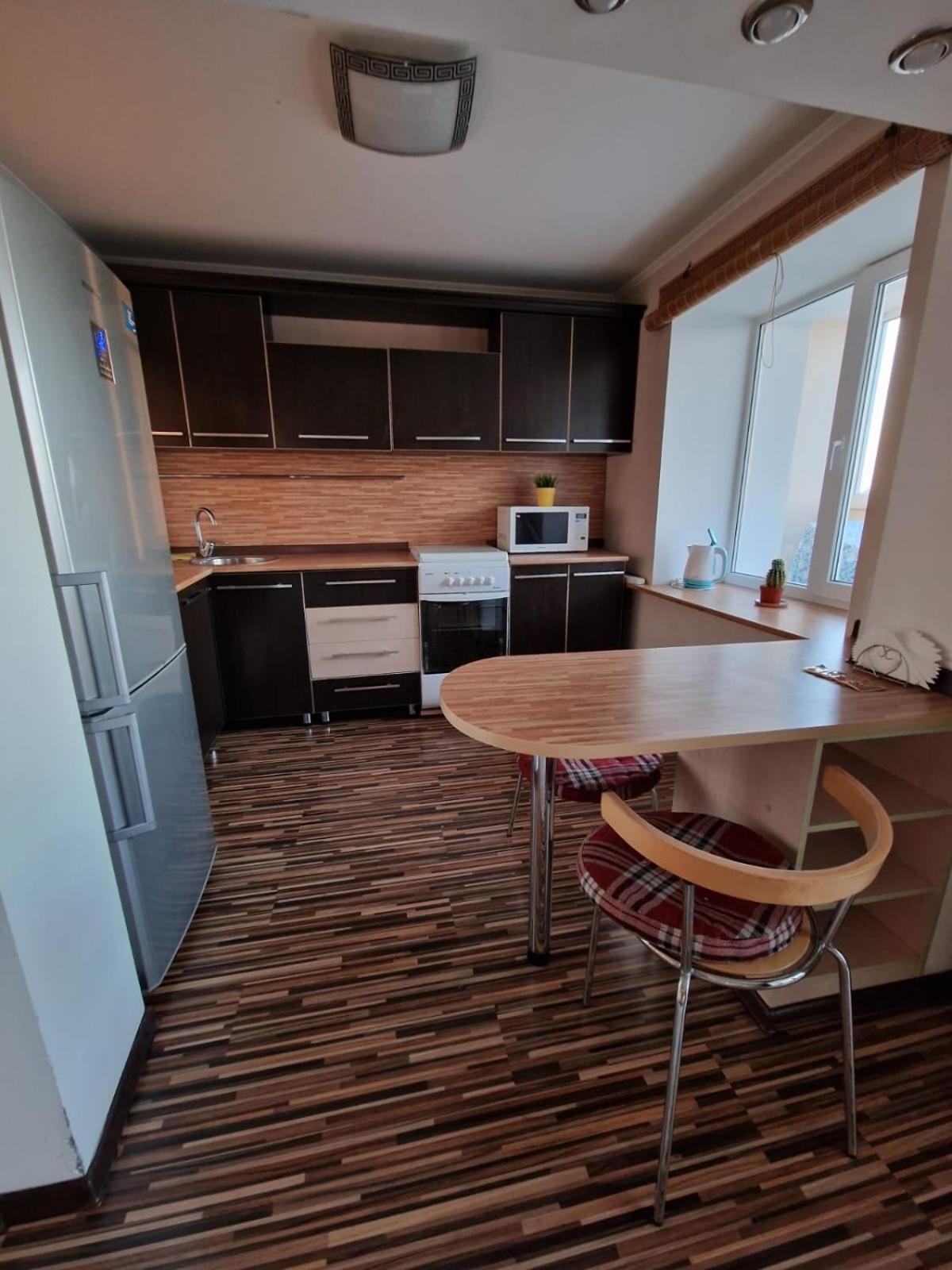 Apartment On Republic Square Ustʼ-Kamenogorsk Exterior foto