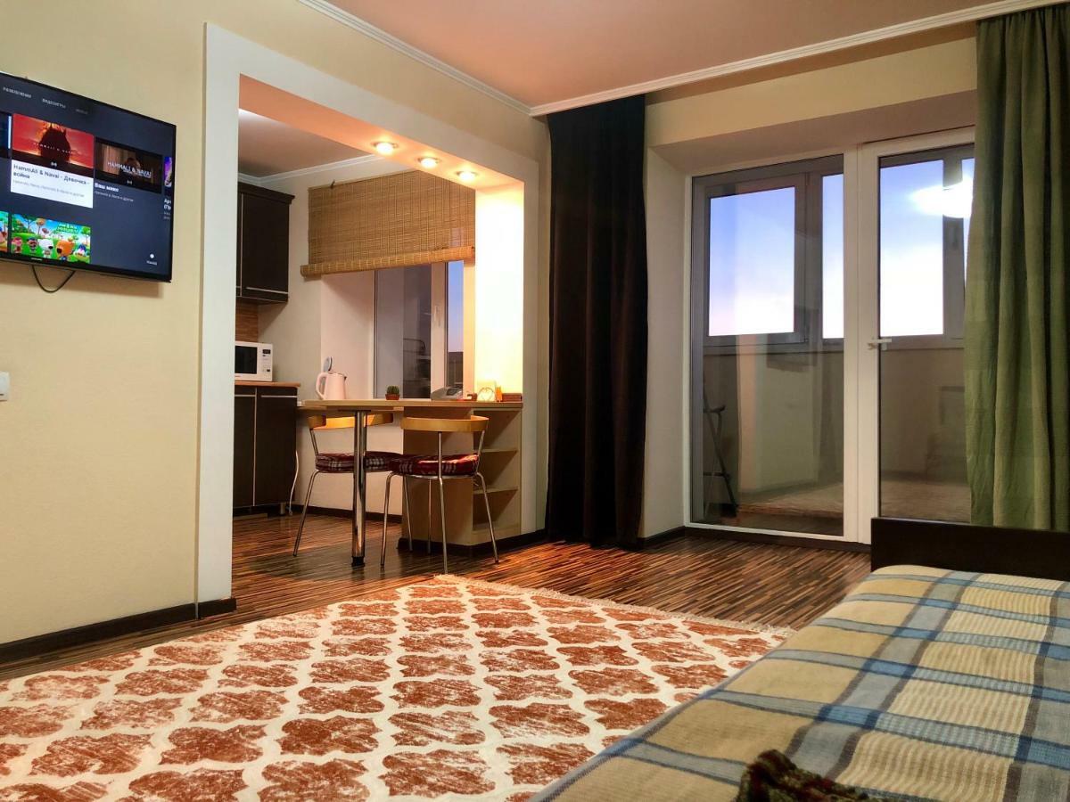 Apartment On Republic Square Ustʼ-Kamenogorsk Exterior foto